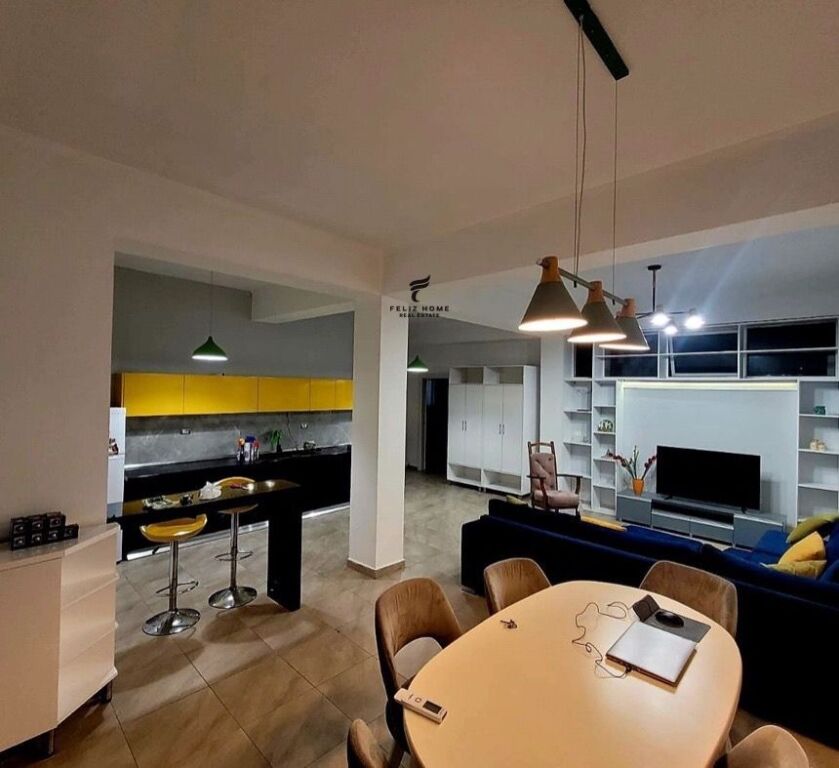 APARTAMENT ME QERA 2+1 PAZARI RI 55.000 LEKE