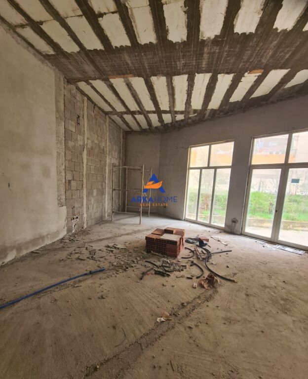 LOCALE IN VENDITA 120M2 "LIQENI I THATE RRUGA E ULLISHTES" 270.000 EURO