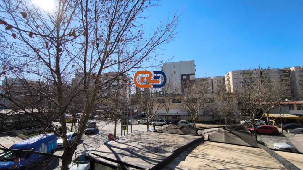 Ne Don Bosko, Jepet Me Qira Ambient Per Zyra Me Hyrje Te Dedikuar!!