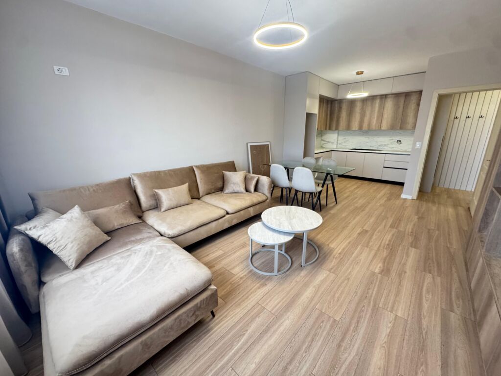 Shitet, Apartament 1+1, Unaya e Re, Tirane