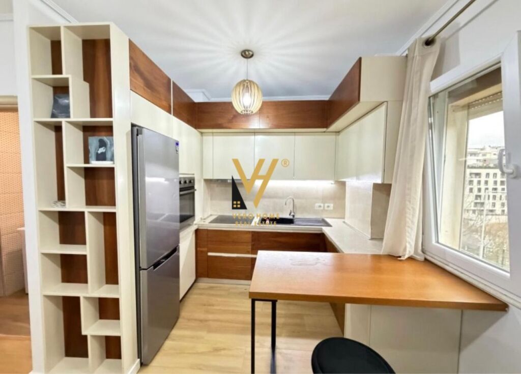 JEPET APARTAMENT 2+1+2 ME QIRA TE KOPSHTI BOTANIK 700 EURO