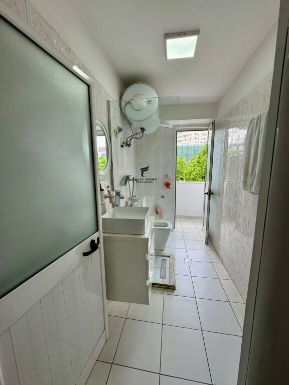 DYQAN ME QERA 68 M2 VASIL SHANTO 750 EURO