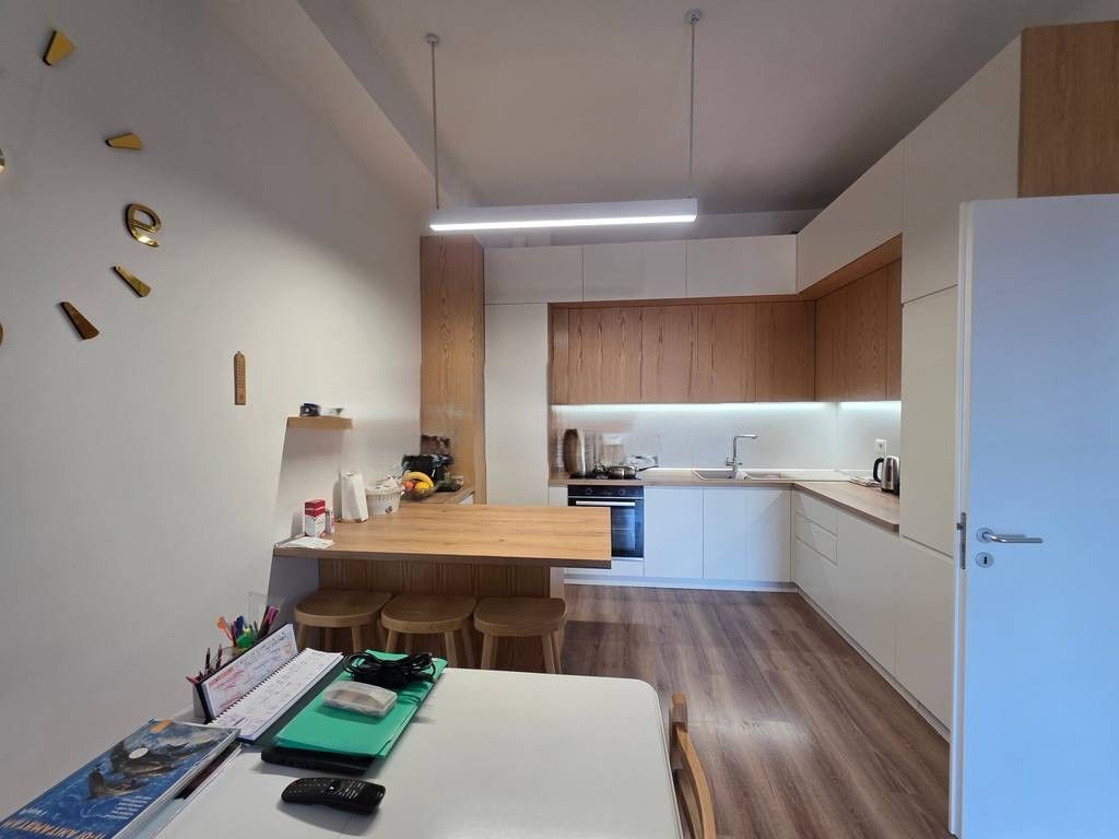 SHESIM APARTAMENT 2+1+2 &amp; POST PARKIMI PRANE PAZARIT TE RI