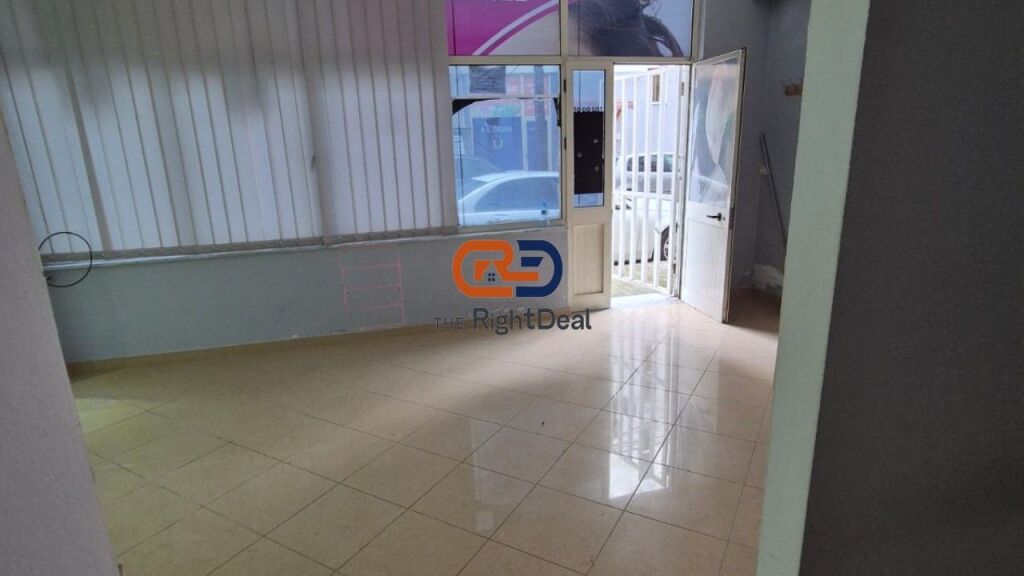 Near the "Andon Zako Cajupi" High School, Business Premises for Sale on the Ground Floor!!