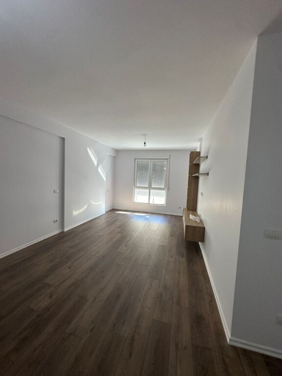 APARTAMENT ME QERA 2+1 5 MAJI 55.000 LEKE