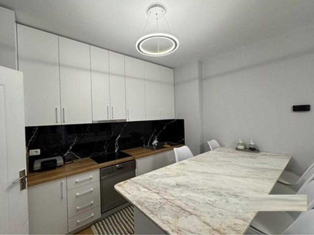 SHITET APARTAMENT 2+1+2+POST PARKIMI  ASTIR