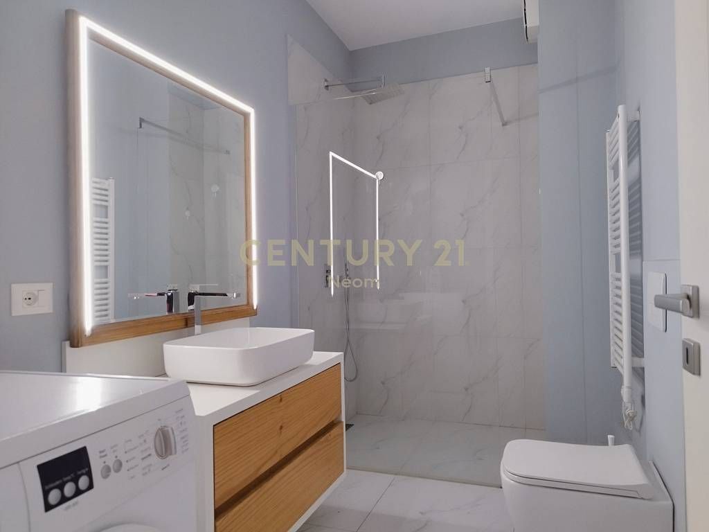 JEPET ME QIRA PENTHOUSE 3+1, KOPSHTI BOTANIK! 1,300 € /Muaj