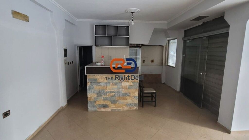 In Kombinat, Premises for Sale by the Road!!