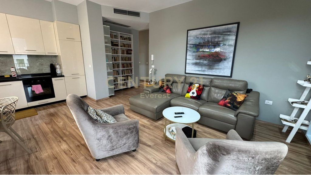 FARMACIA 10-SHESIM APARTAMENT 2+1+2 + POST PARKIMI