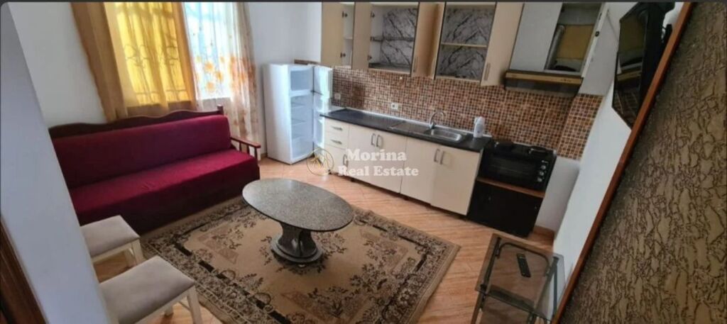 Affitto | Casa privata 1 + 1 | 5 Maji | 300 €/mese