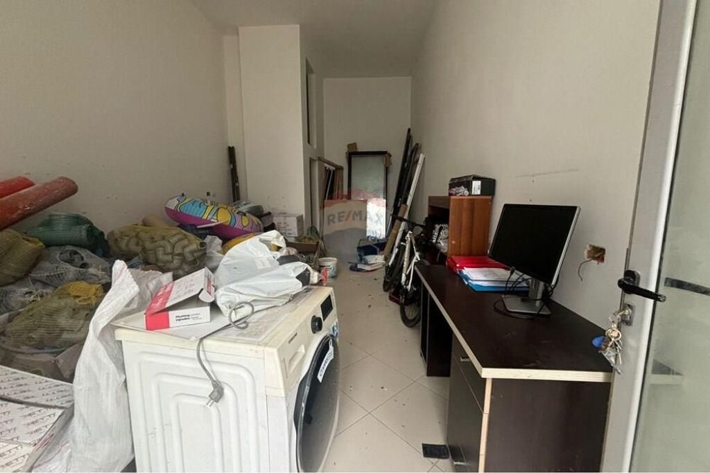 Negozio in vendita 30m/2, via Cajupi, Vlore