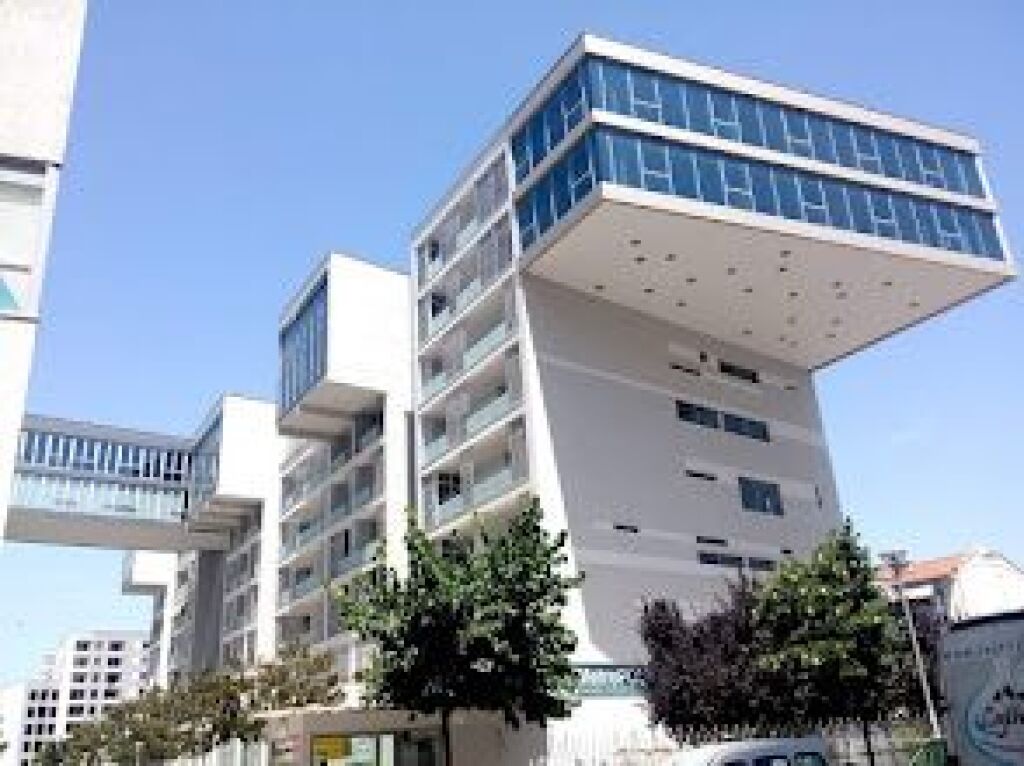 Shitet Apartament 1+1 te Komuna e Parisit