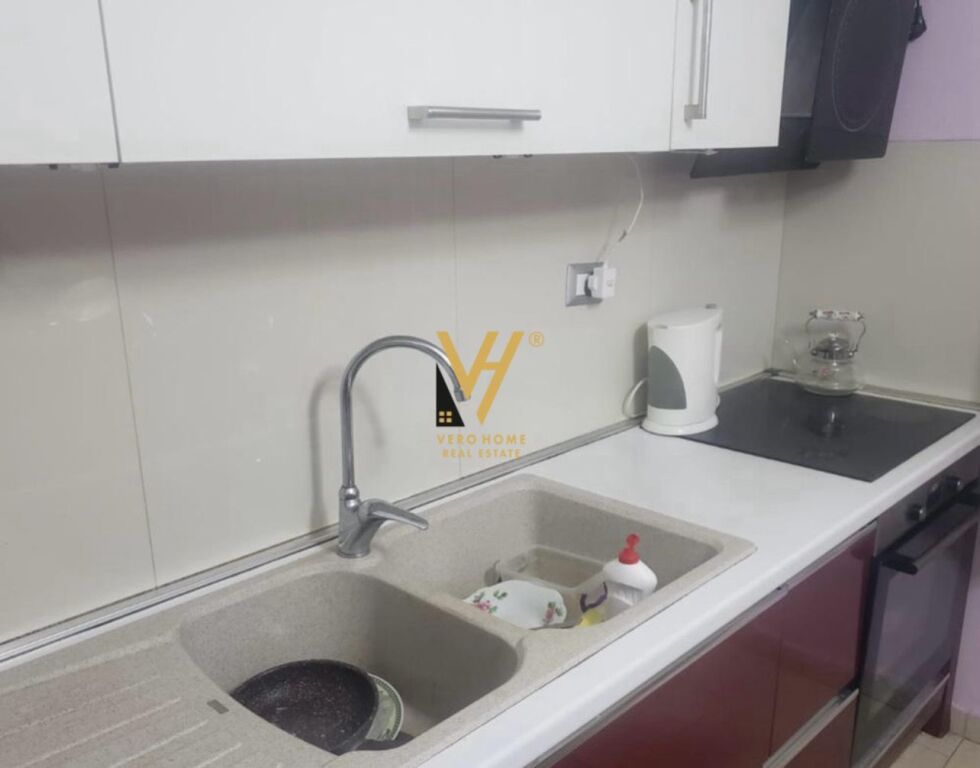 JEPET APARTAMENT 2+1+BLK ME QIRA NE MYSLYM SHYR 75.000 LEKE