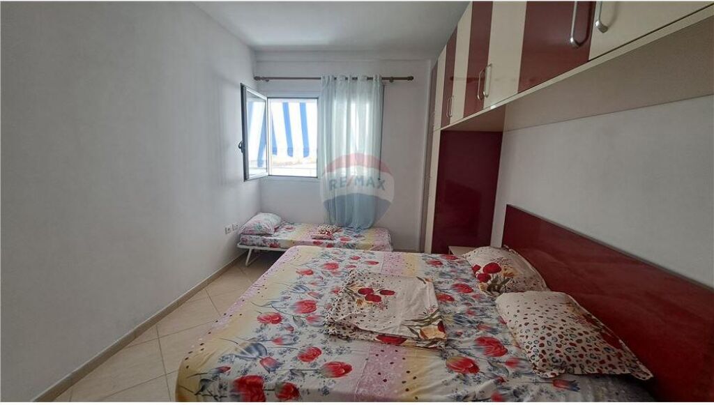 Apartment 1+1 (including a closed garage) for sale, Lungomare, Vlore