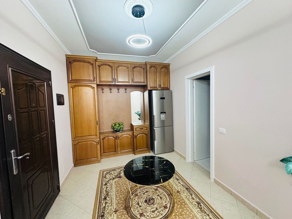 Jepet Me Qera Apartament 2+1+2 Tualete +1 Ballkon