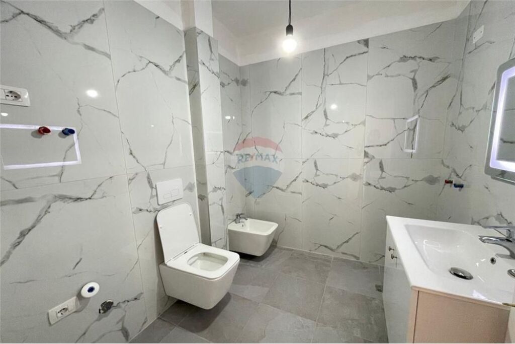 🏢 Apartament 2+1 për Shitje – pranë Bar Urban, Transballkanike, Vlorë