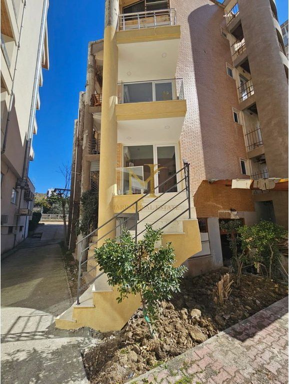 Dupleks per shitje ne Shkembi Kavajes