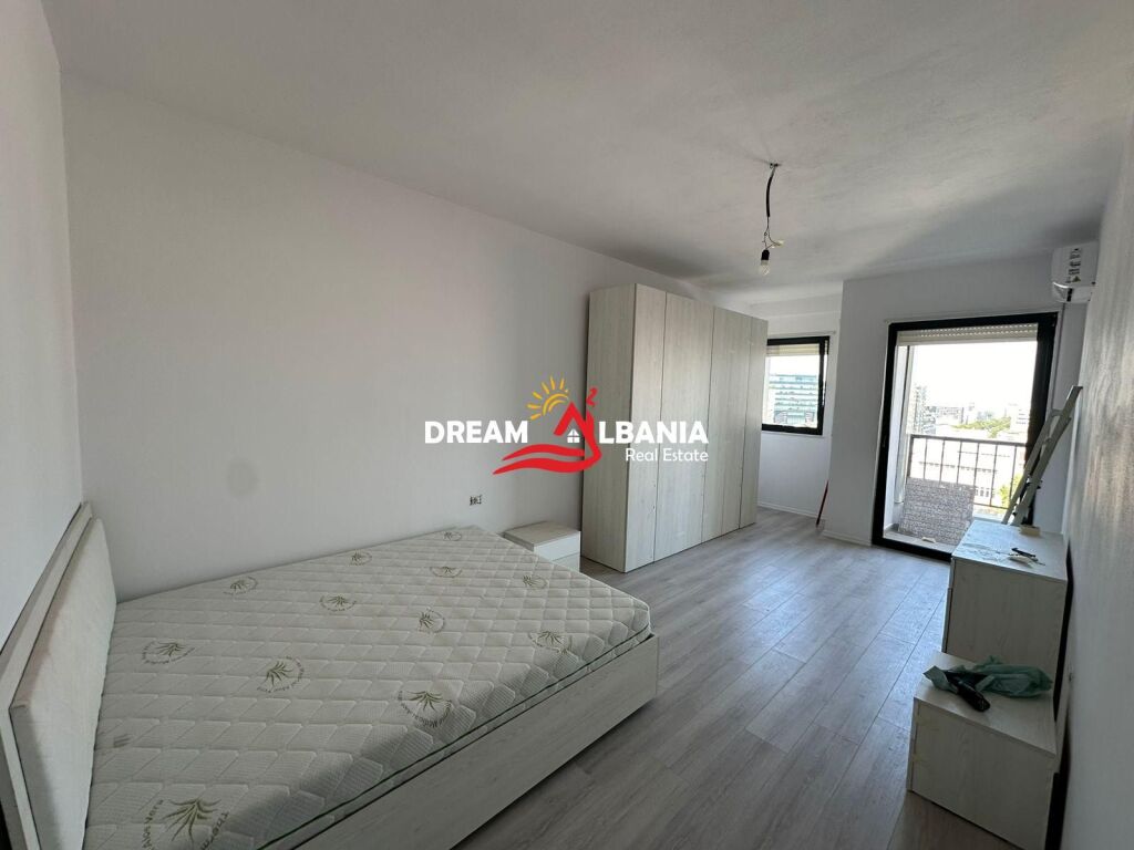 Jepet me qera apartament 1+1 ne rrugen e Durrsit prane Colosseo (ID 42111124)
