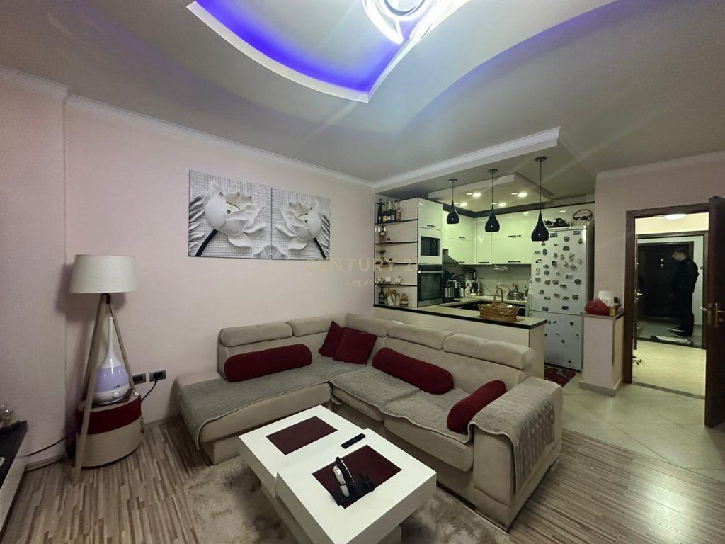 Shitet apartament 3+1 (i konvertuar nga 2+1) në Fresk – Kompleksi Rafaelo