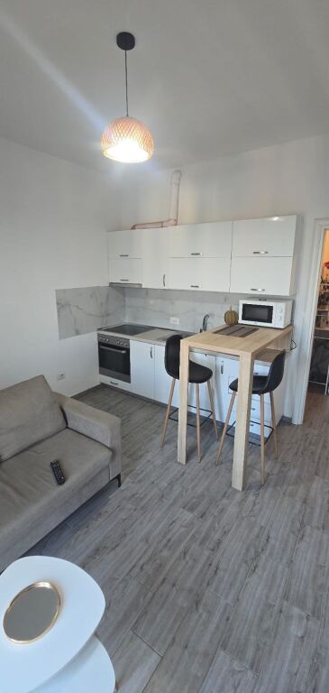 Jepet 1+1 me qra e mobiluar