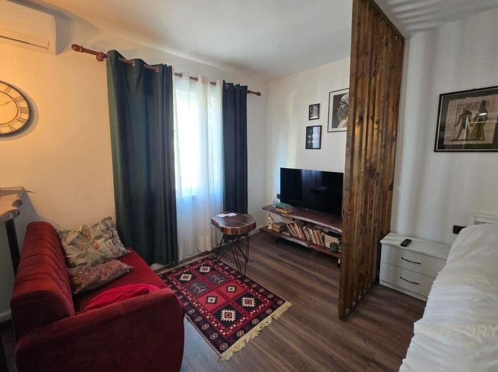 Garsoniere per Qira tek 21 Dhjetori - 42,000 ALL