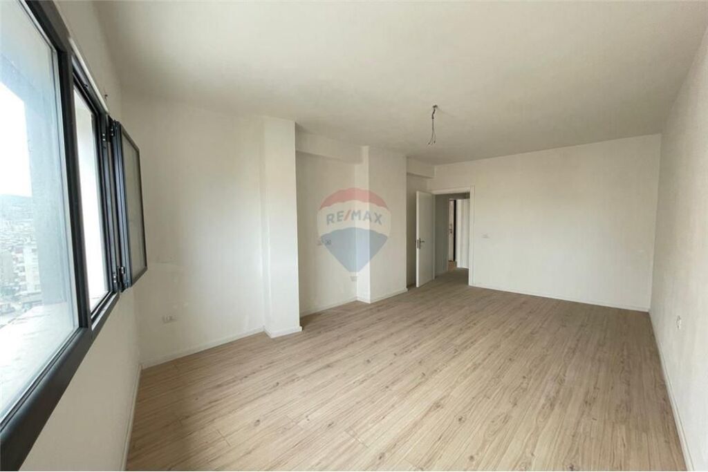 🏢 Apartament 2+1 për Shitje – pranë Bar Urban, Transballkanike, Vlorë