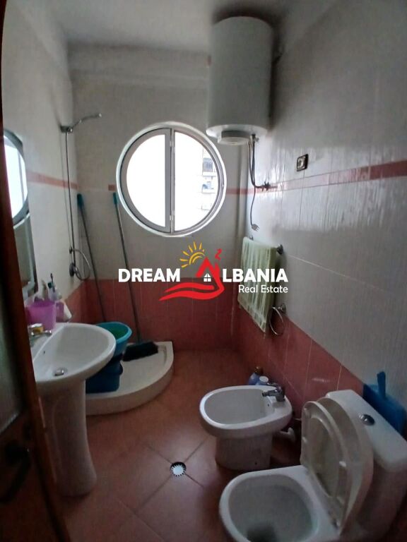 Apartament 2+1+2+garazh ne shitje ne Durres prane Spitalit (ID 41211742 ).