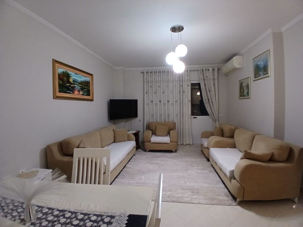 Jepet Me Qera Apartament 2+1+1 Ballkon