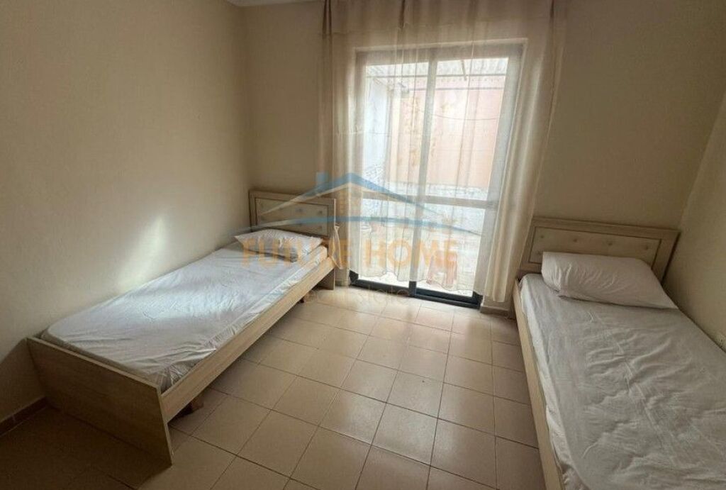 Qera , Apartament 2+1, Rruga Kongresi i Manastirit , Tirane.