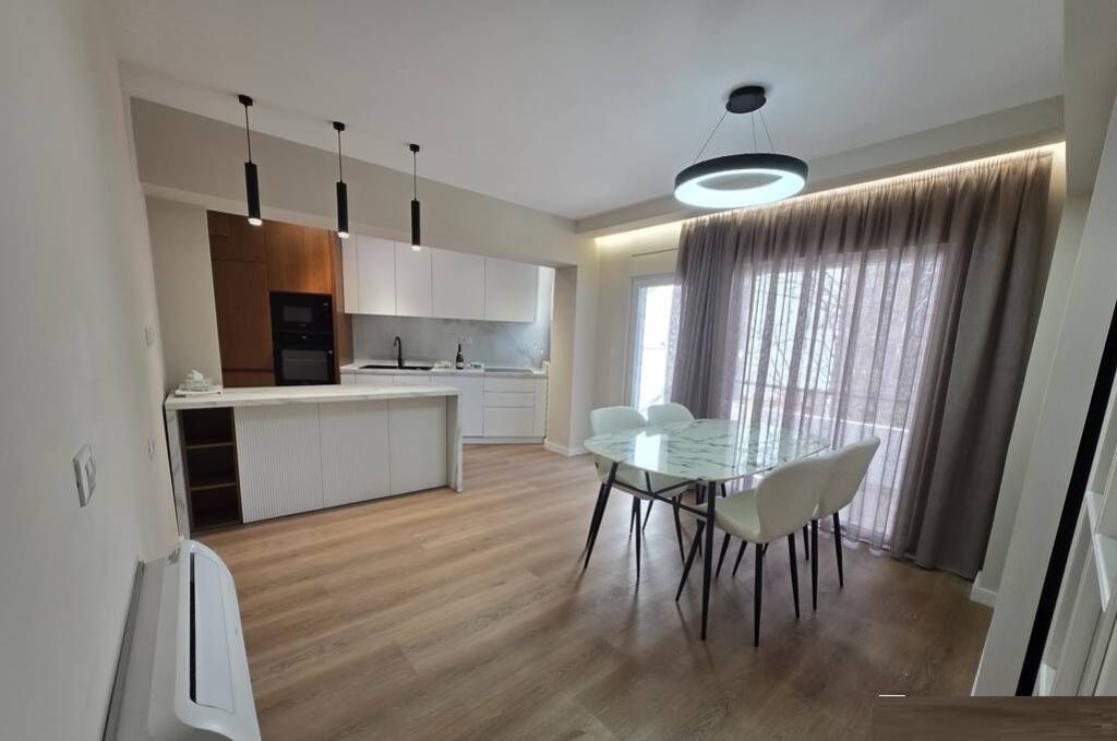 Jepet apartament Luksoz 2+1+2 për Qira tek 9 Katëshet!