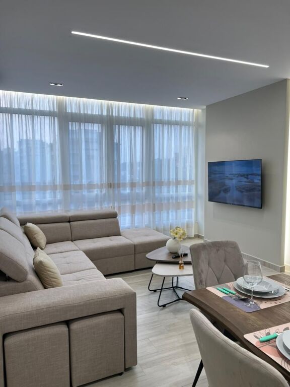 Jepet apartament me qera 1+1