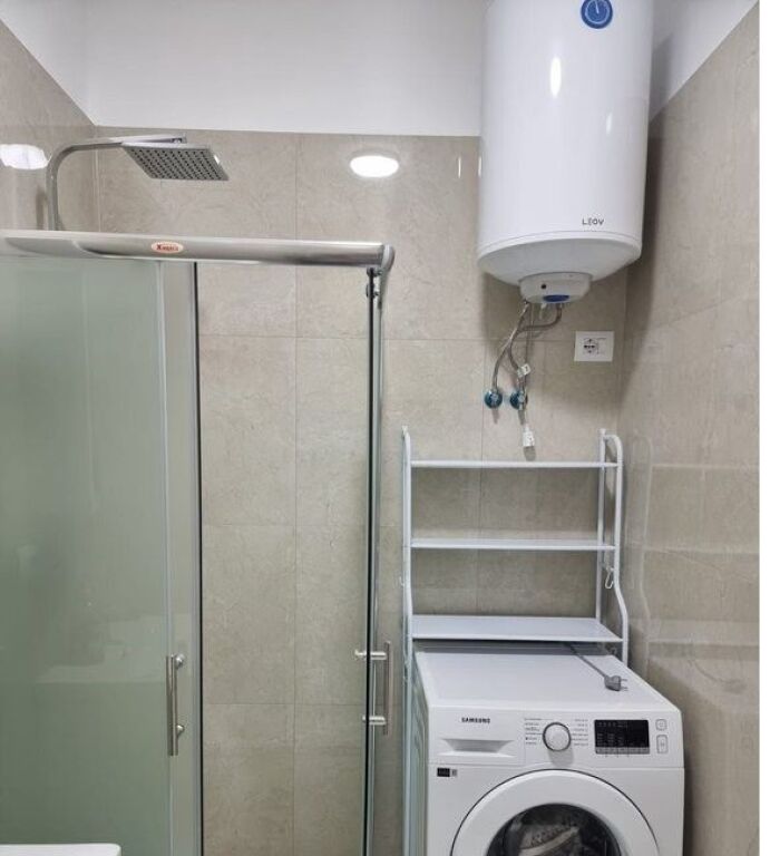 Apartment 1+1 at Komuna e Parisit