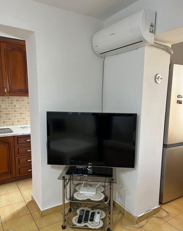 Jepet Me Qera Apartament 1+1+1 Ballkon