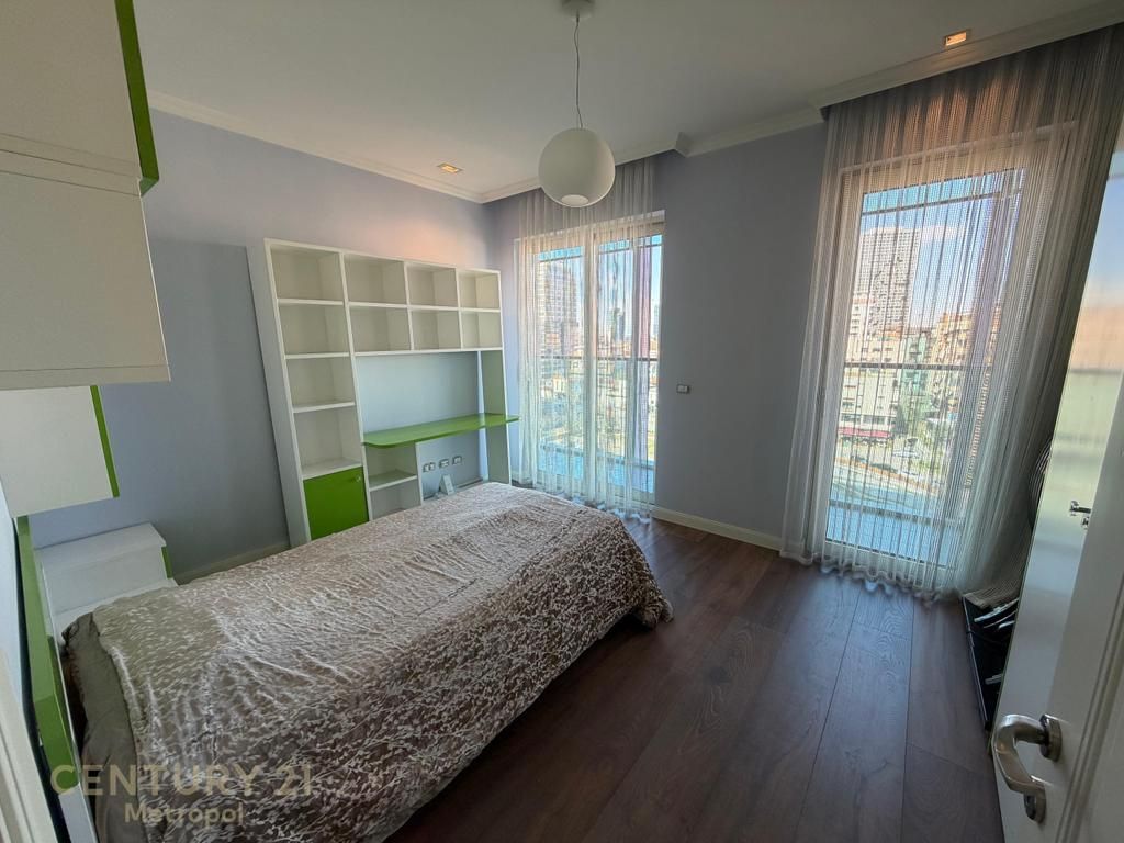 Jepet me Qira Apartament Elitar 2+1+2 tek Ambasador 3  ----   3,000 € /Muaj