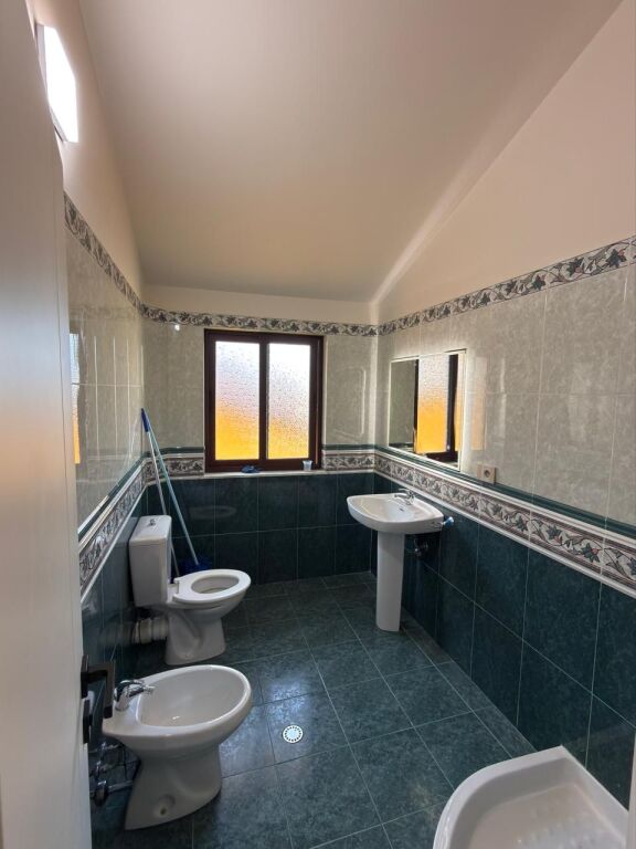 AMBIENT BIZNESI ME QERA 500 M2 VILAT GJERMANE 5300 EURO