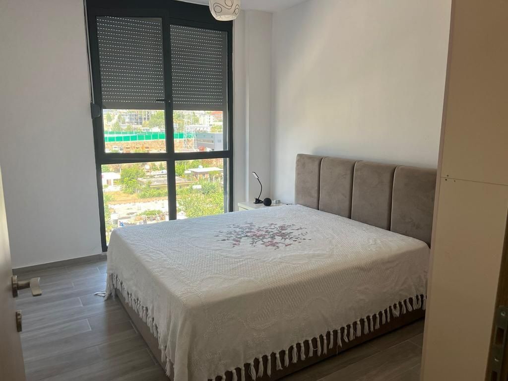 Apartament 3+1+2 me qera rruga 5 maj