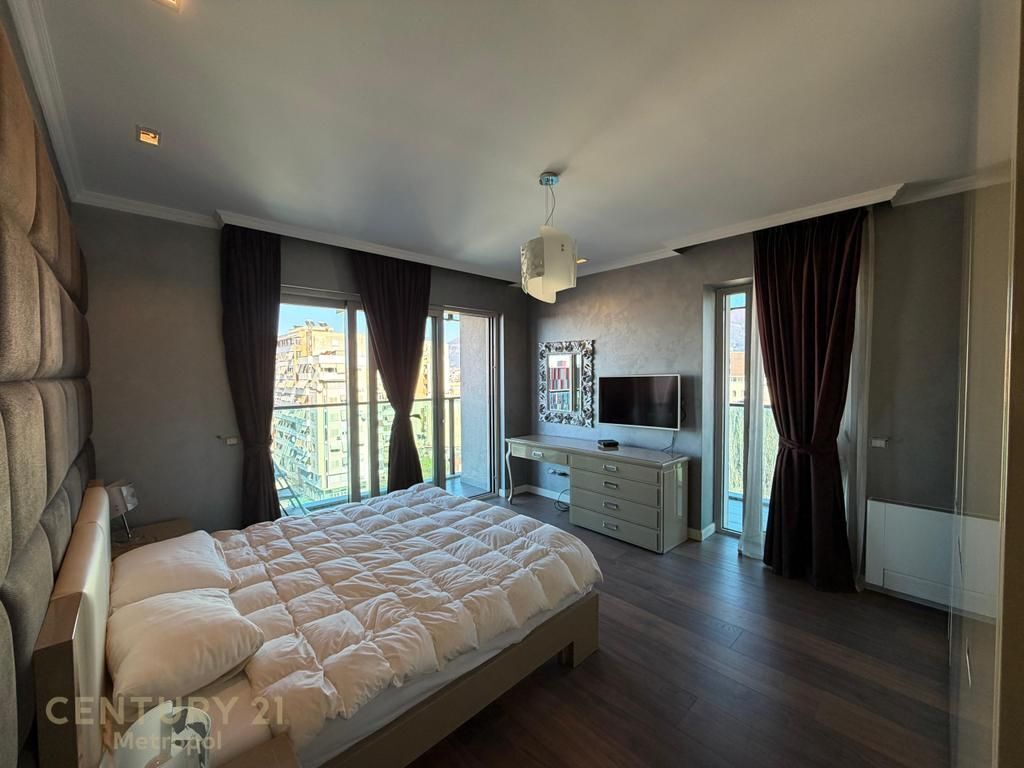 Jepet me Qira Apartament Elitar 2+1+2 tek Ambasador 3  ----   3,000 € /Muaj