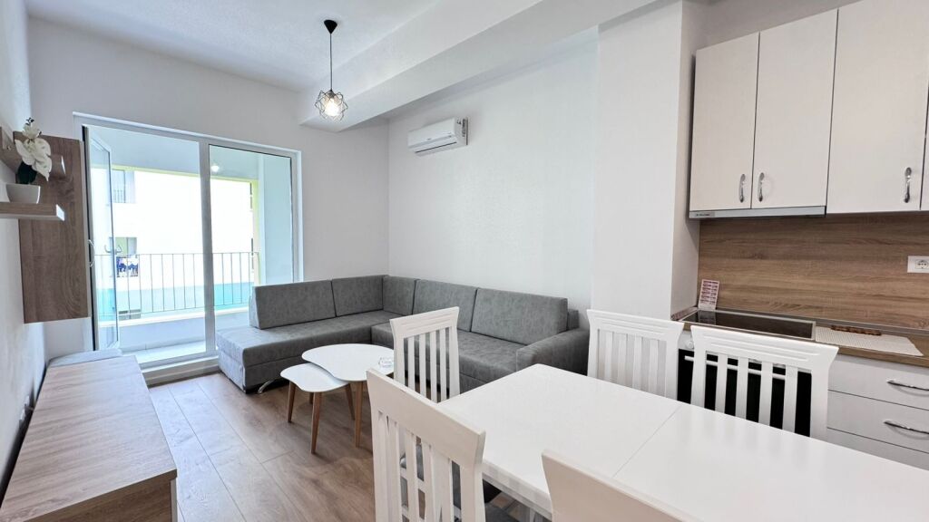 Jepet Me Qera Apartament 2+1+1 Ballkon