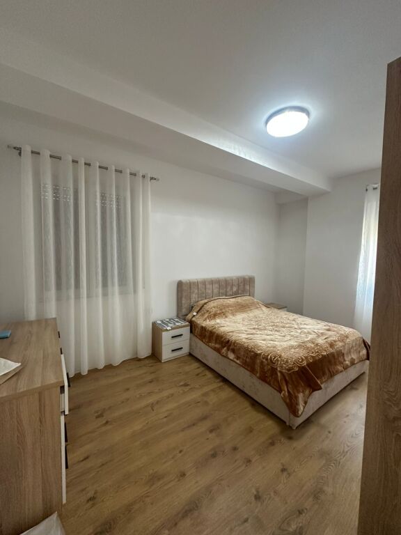 Apartament me qera 2+1+post parkimi