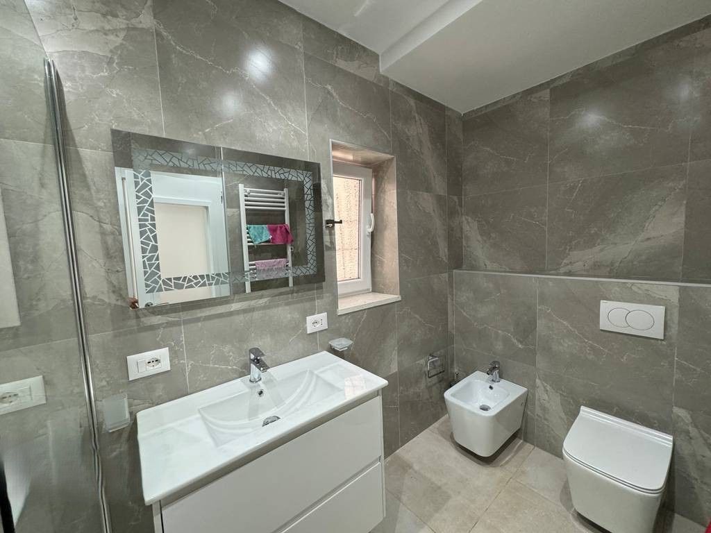 FOR RENT 2+1 APARTMENT AT BULEVARDI ZOGU I PARE 700 € /Month