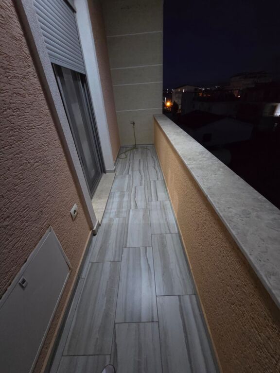 🏡 Jepet me qera apartament 1+1 në zonën e Spitallës  