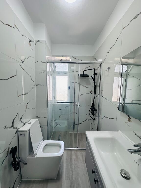 Jepet Me Qera Apartament 2+1+2 Tualete +1 Ballkon