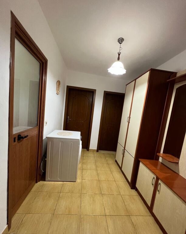 Jepet Me Qera Apartament 1+1+1 Ballkon