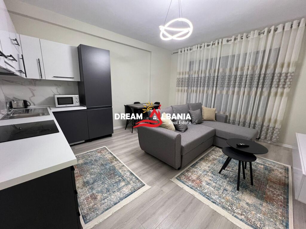 Jepet me qera apartament 2+1+post parkimi tek rruga e Durrsit prane Colosseo (ID 4219386)