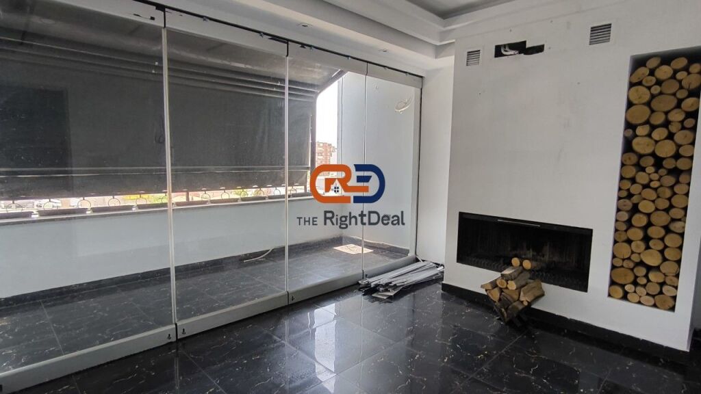 Prane Kryqezimit Te Farmacise 10, Jepet Me Qira Godine 5 Kateshe Buze Unazes!!!