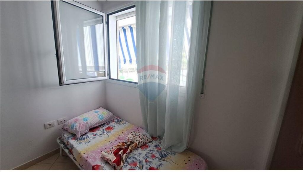 Apartment 1+1 (including a closed garage) for sale, Lungomare, Vlore