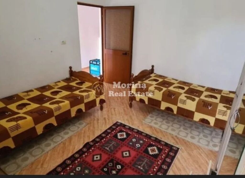 Affitto | Casa privata 1 + 1 | 5 Maji | 300 €/mese