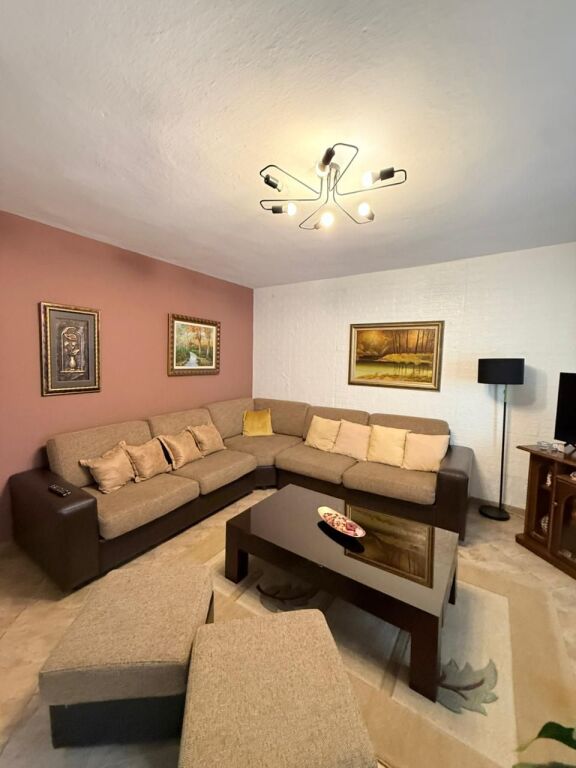 PRIVATE HOUSE FOR RENT AT THE NEW MARKET