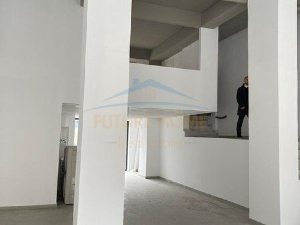 Qera, Ambient Komercial, Duplex, Brryl, Tirane