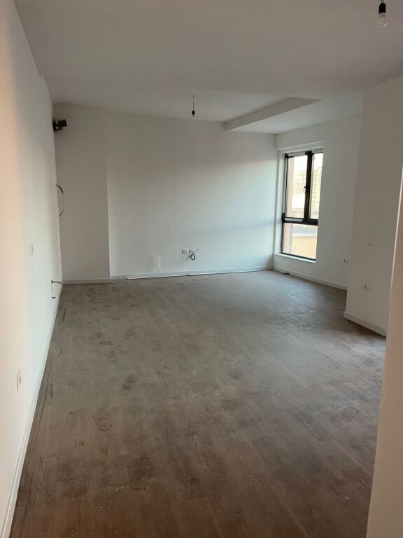 APARTAMENT ME QERA  2+1 MYSLYM SHYR 800 EURO
